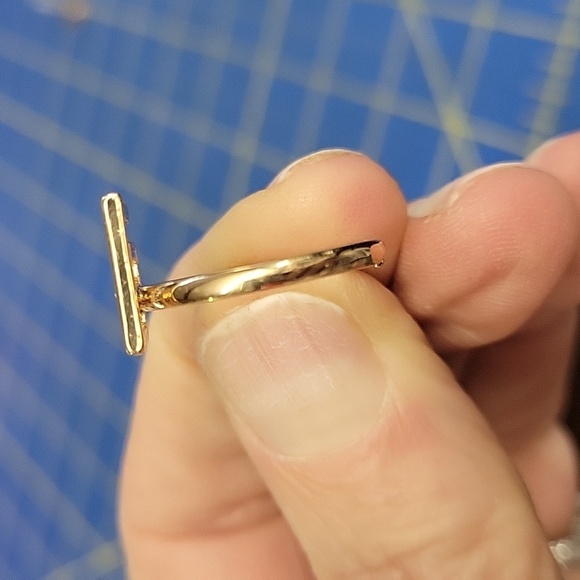 Design Gold Tone Ring Adjustable Size 8 - Picture 4 of 5